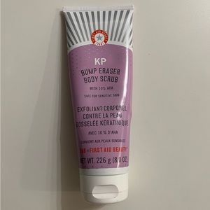 FIRST AID BEAUTY KP Bump Eraser Body Scrub with 10% AHA